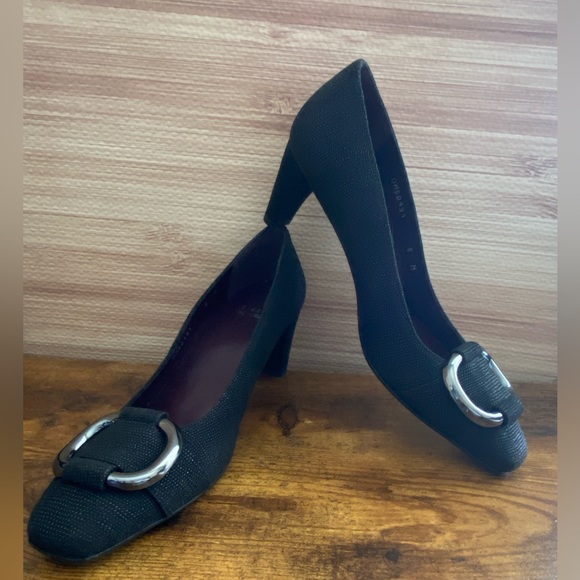 Stuart Weitzman Black Embossed Pum size 8 - Picture 5 of 10